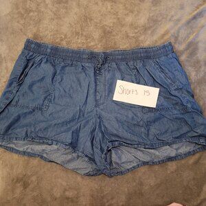 Women's Plus Size Denim Shorts